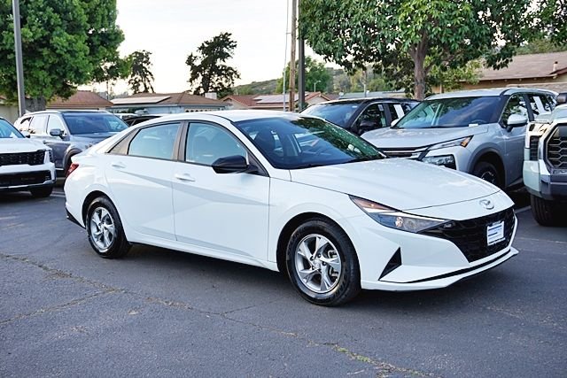 Used 2021 Gray Hyundai SE image 5