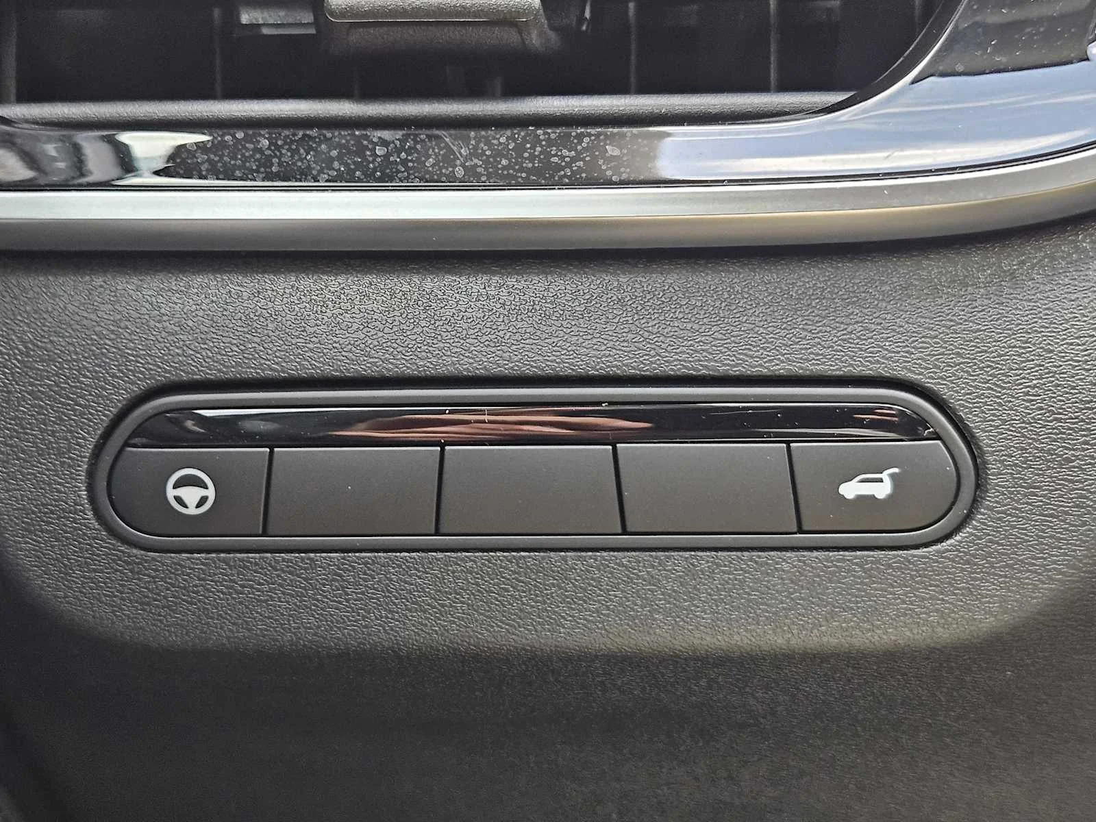 New 2027 MINERAL BLACK INFINITI Luxe FWD image 16