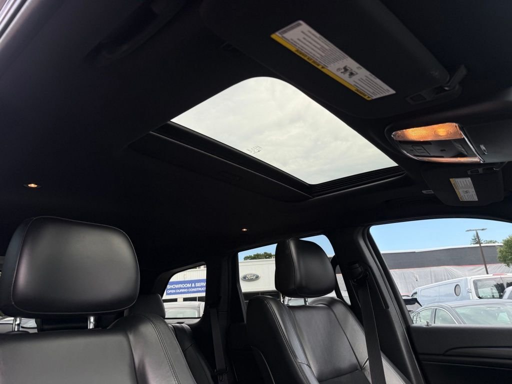 Used 2022 Black Jeep Laredo X image 32