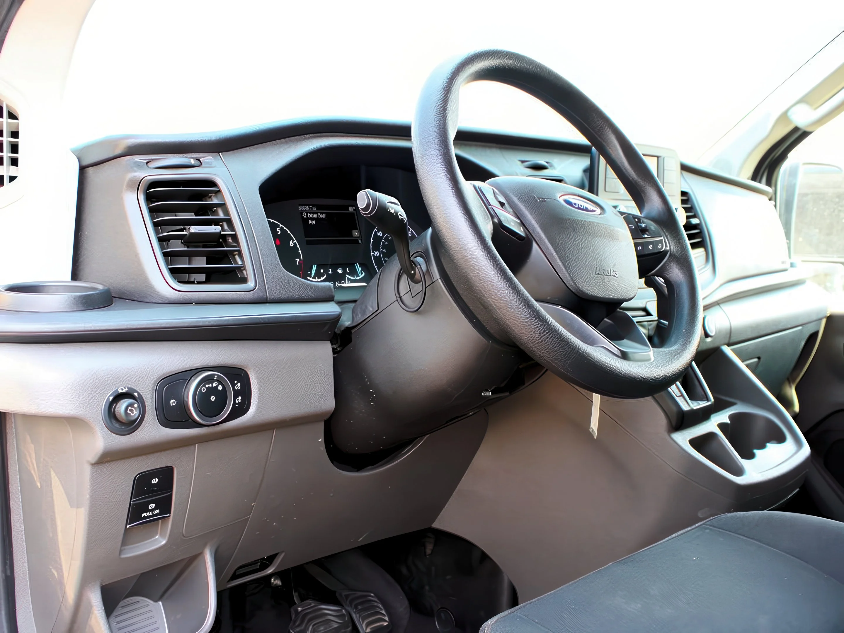 Used 2021 Oxford White Ford XLT image 13
