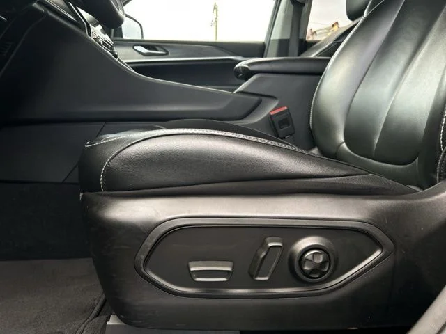 Used 2024 Gray Jeep Limited image 29