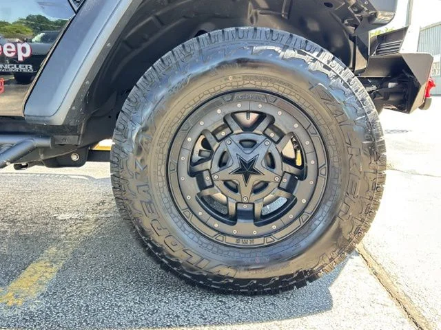 Used 2019 Black Jeep Unlimited Rubicon image 13