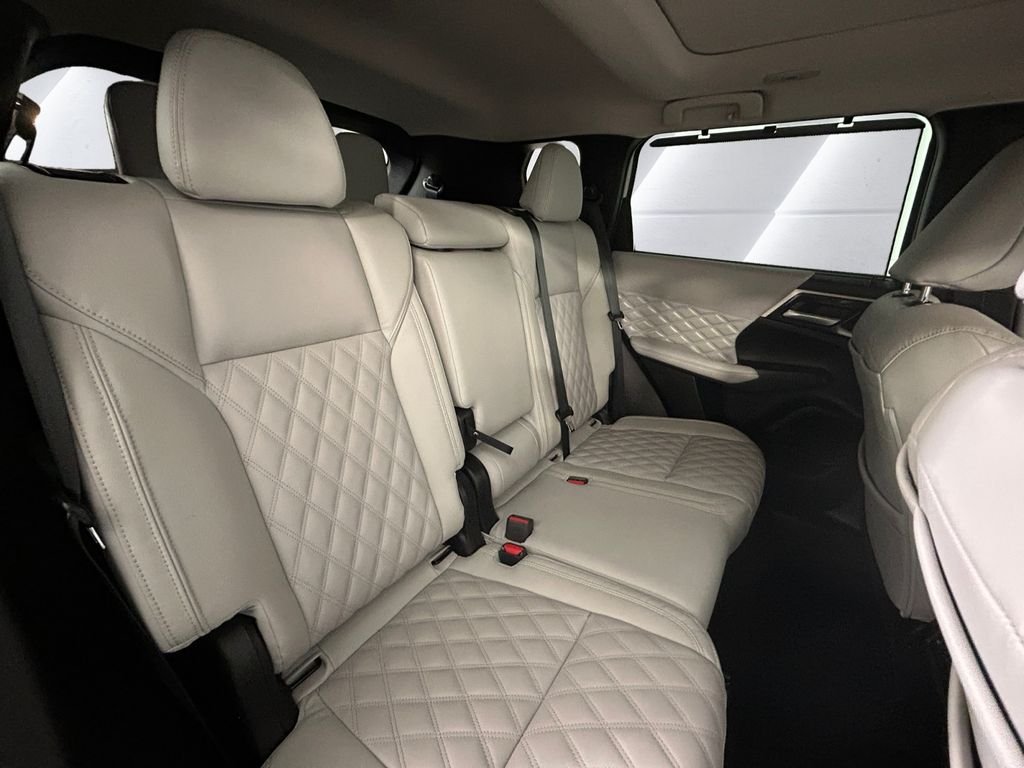Used 2023 White Mitsubishi SEL image 16