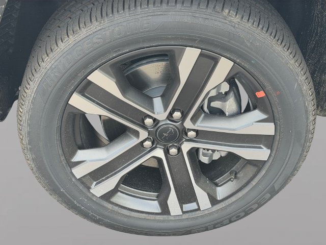 New 2027 Sting-Gray Clear-Coat Paint Jeep Limited image 9