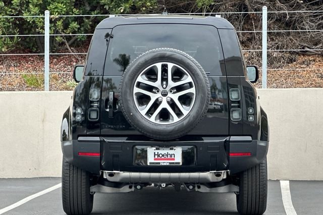 New 2026 Santorini Black Land Rover S image 4