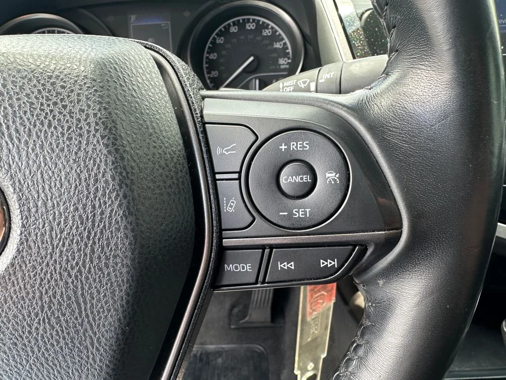 Used 2021 White Toyota SE image 20