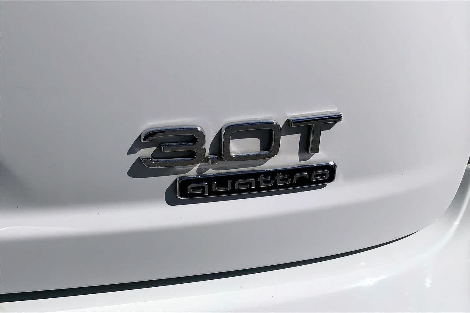 Used 2018 Glacier White Metallic Audi Premium Plus image 9