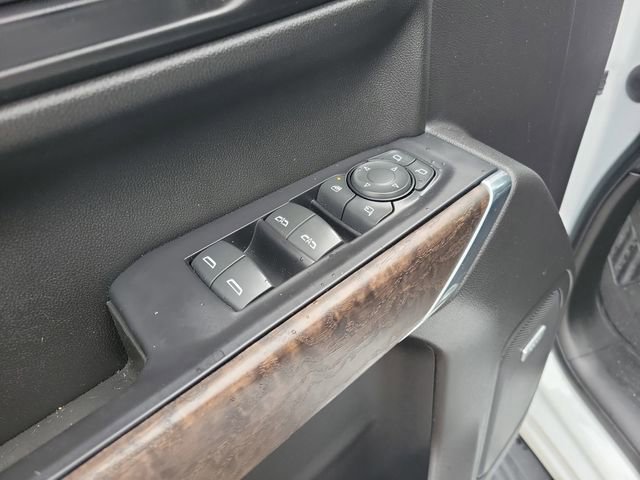 Used 2021 White Frost Tricoat GMC Denali image 14