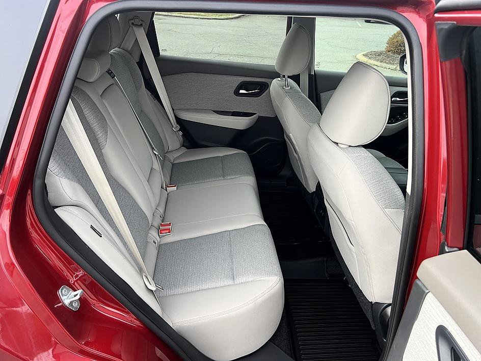 Used 2022 Scarlet Ember Tintcoat Nissan SV image 17
