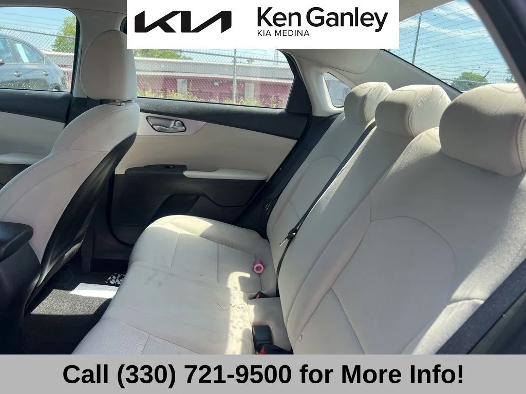 Used 2022 Black Kia LXS image 9