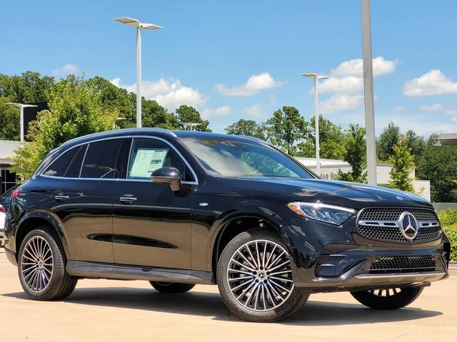 2025 Mercedes-Benz GLC