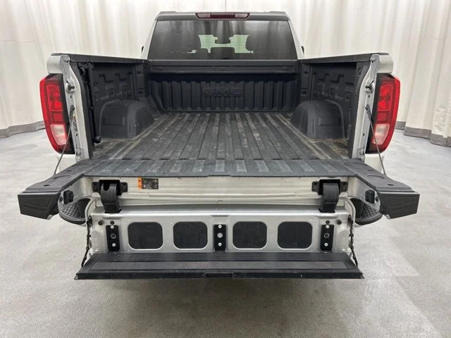Used 2022 Silver GMC Elevation image 33