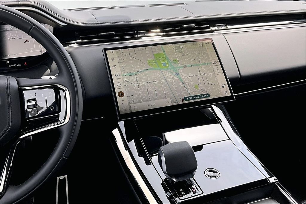 New 2026 BORASCO GREY Land Rover Dynamic SE image 6