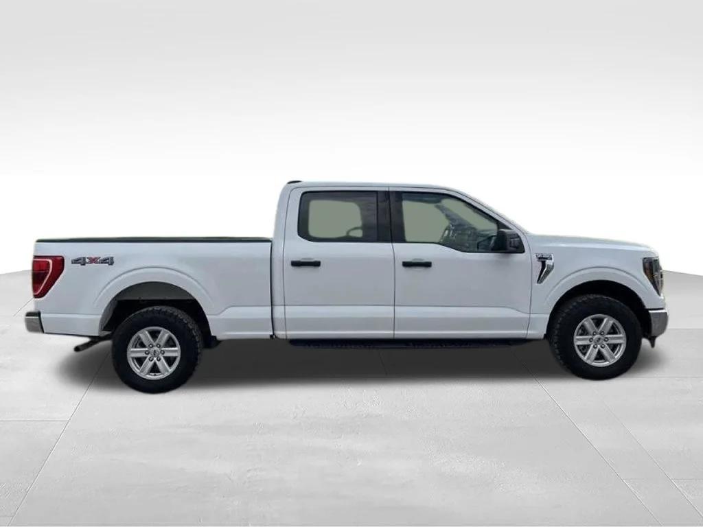 Used 2023 White Ford XL image 4