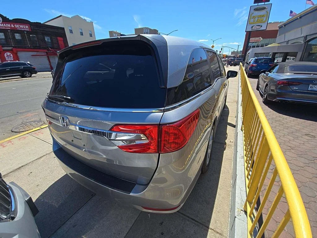 Used 2019 Lunar Silver Metallic Honda EX-L image 5