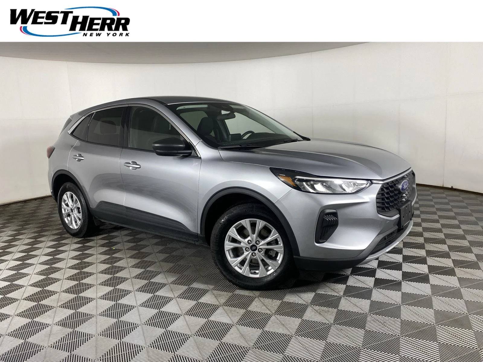 Used 2023 Iconic Silver Ford Active image 1