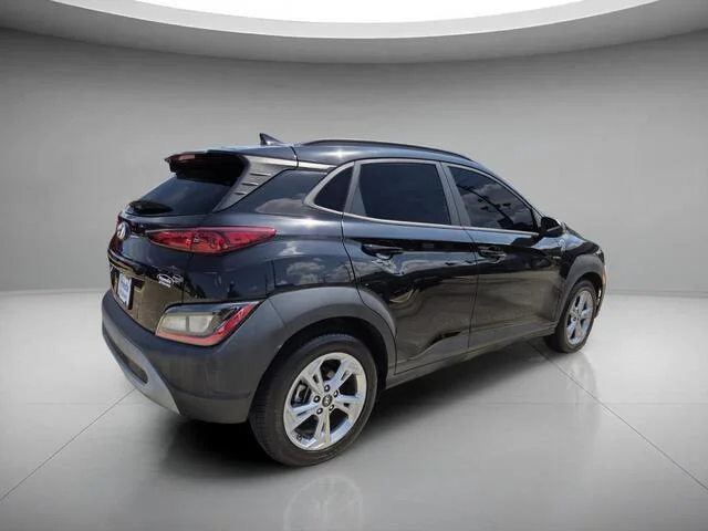 Used 2022 Ultra Black Hyundai SEL image 5