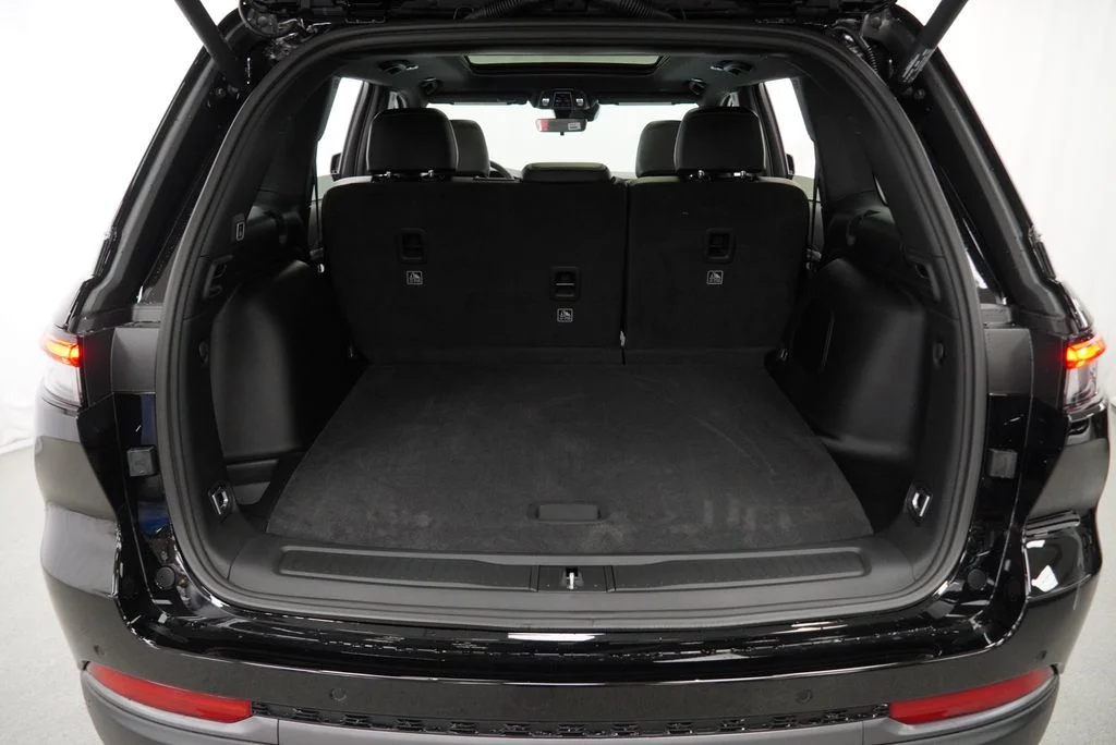 New 2027 High Gloss Black Jeep Limited image 31