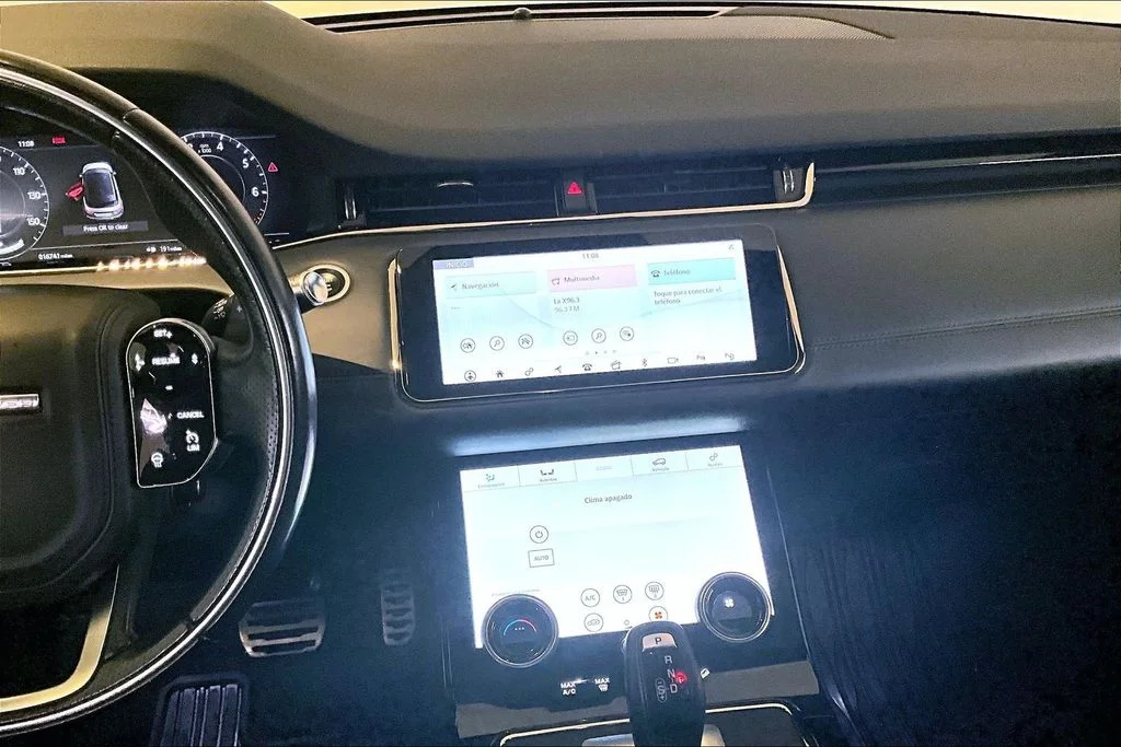 Used 2020 White Land Rover R-Dynamic HSE image 6