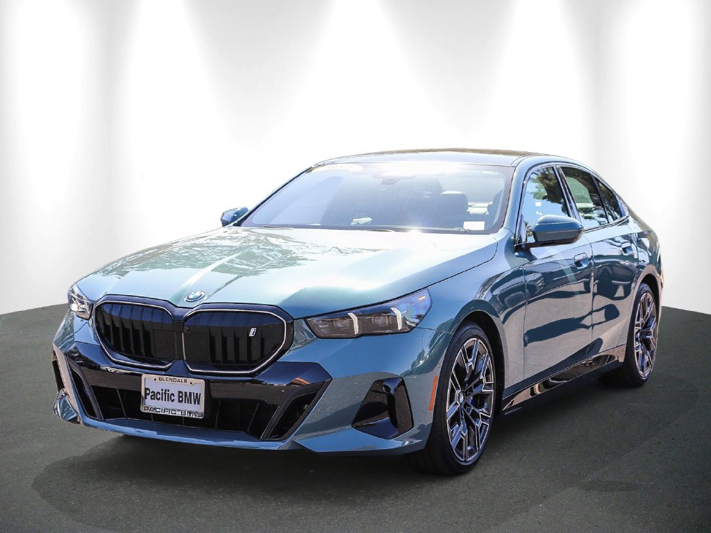 Used 2027 Cape York Green Metallic BMW xDrive40 image 3
