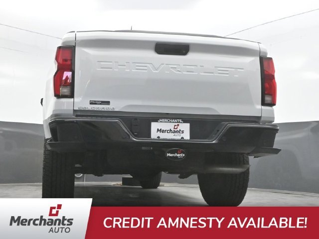 Used 2025 White Chevrolet Z71 image 37