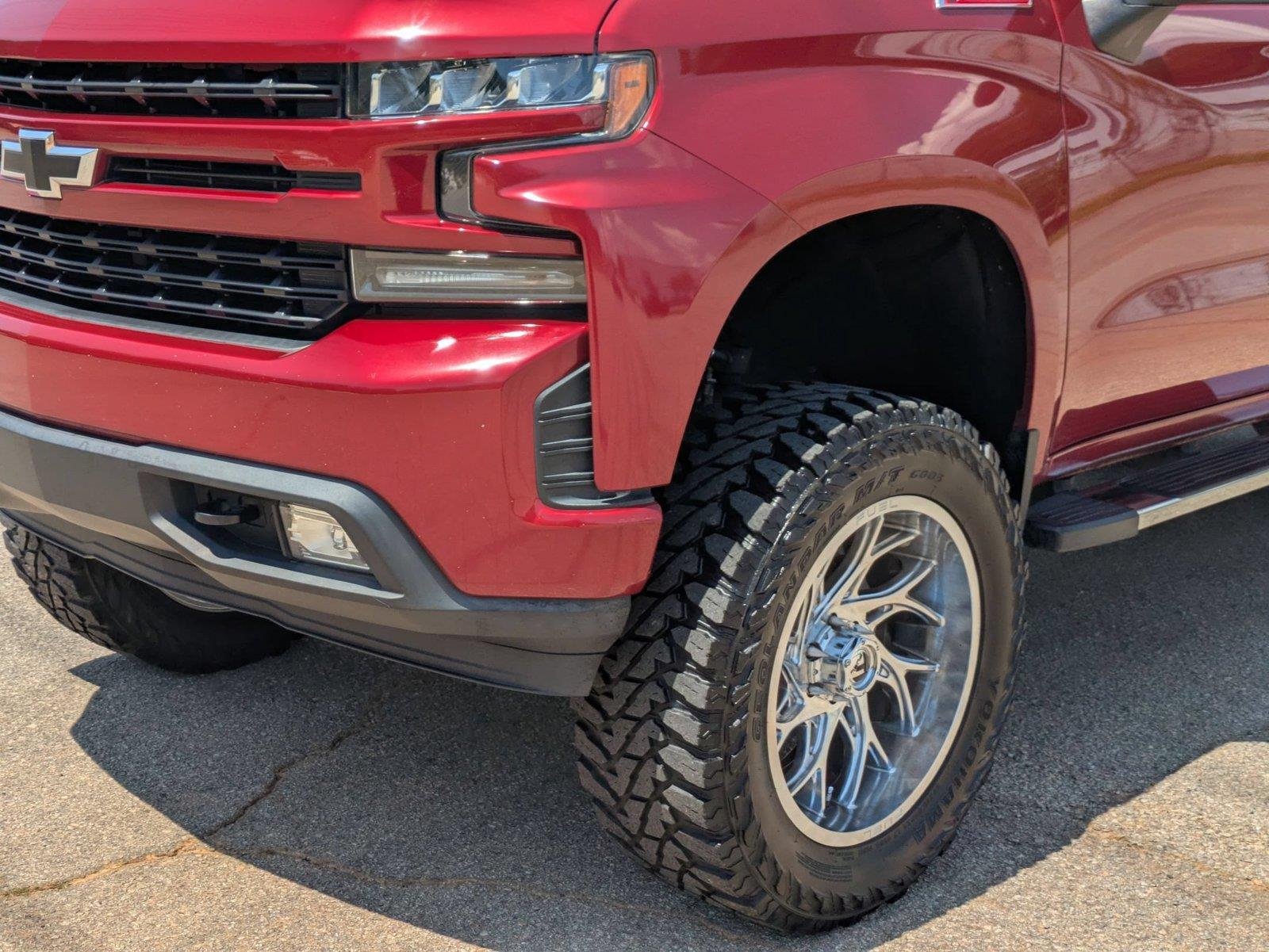 Used 2020 Cajun Red Tintcoat Chevrolet RST image 9