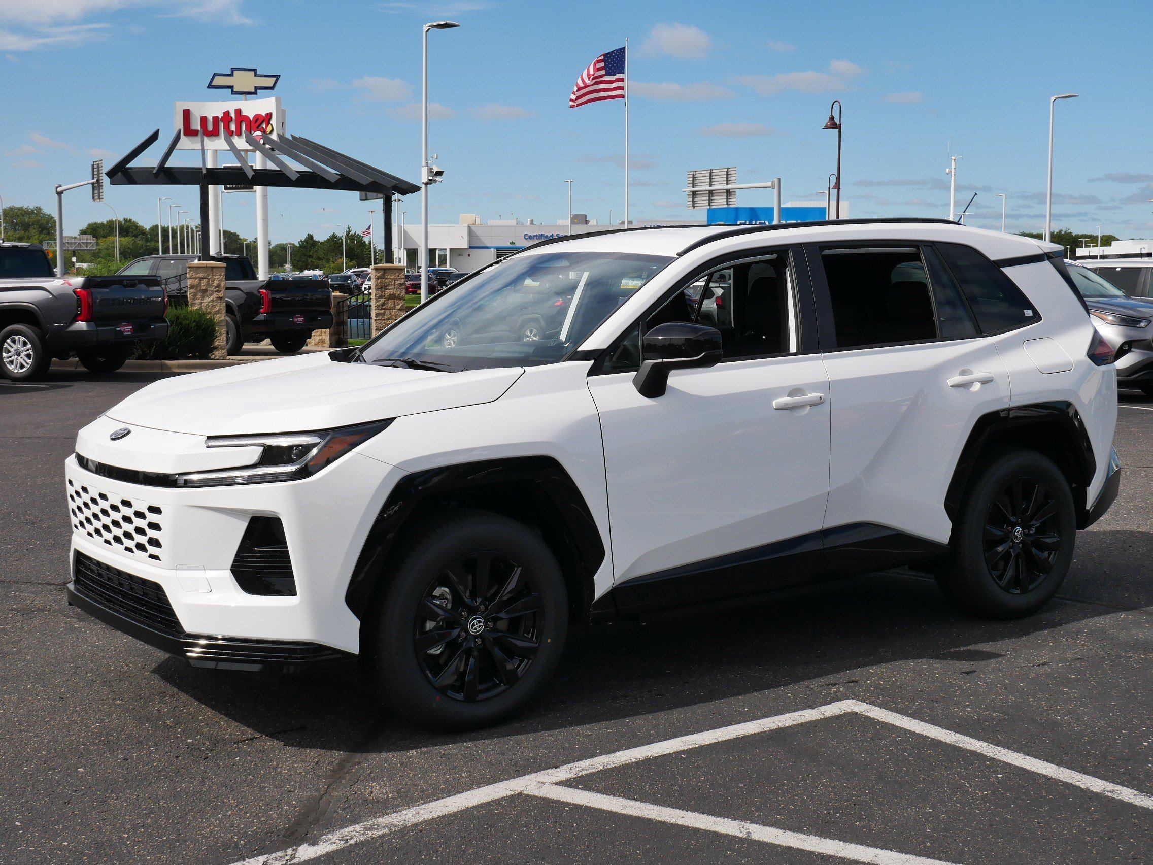 Used 2026 Ice Cap Toyota SE image 4