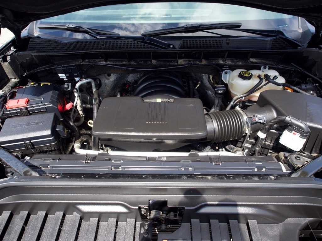 Used 2023 ONYX BLACK GMC AT4X image 33
