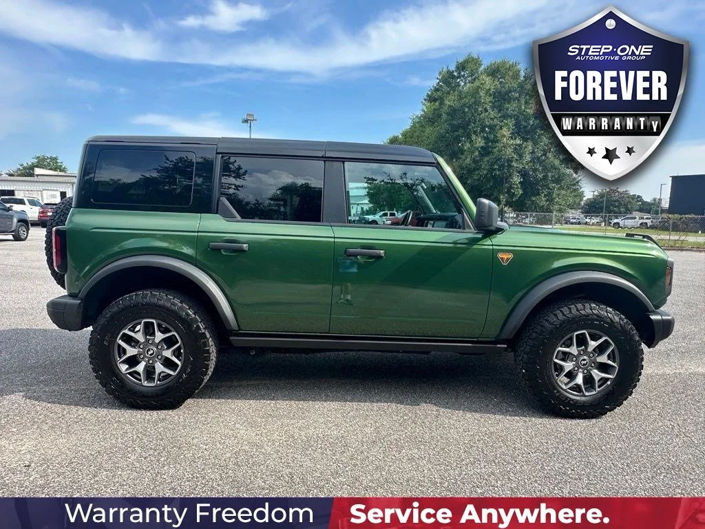 Used 2025 Green Ford Badlands image 8