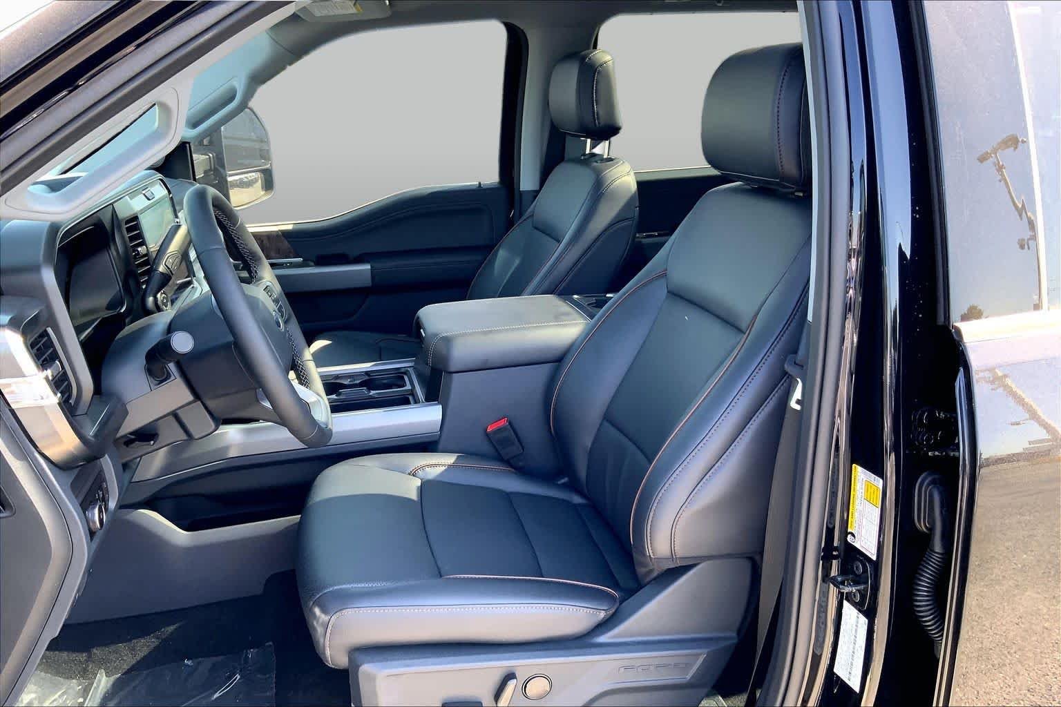 New 2026 Agate Black Metallic Ford F-250® Lariat® image 7