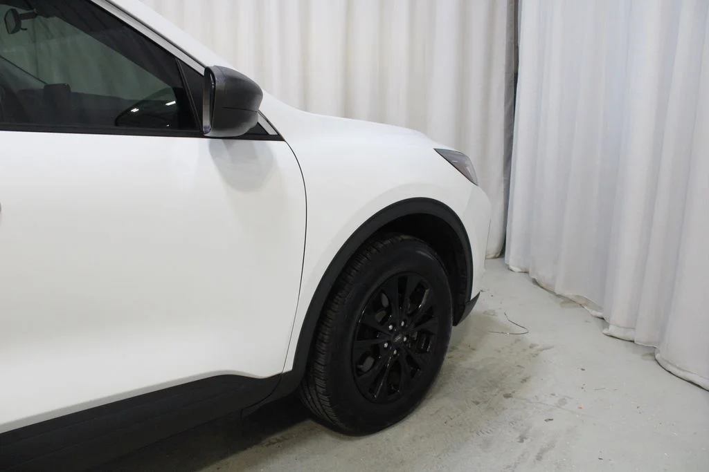 Used 2023 White Ford Active image 26