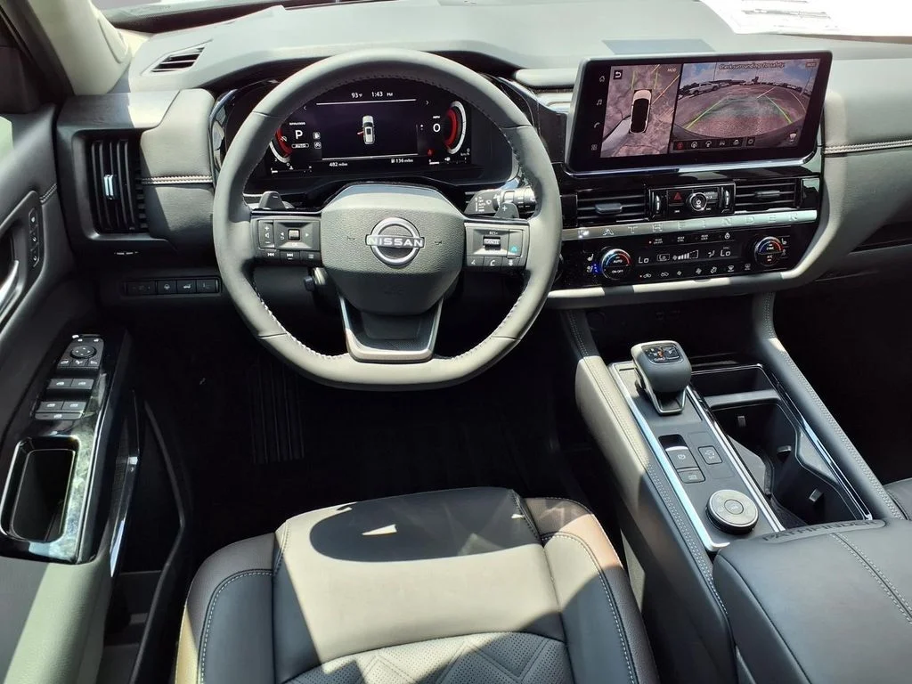 New 2026 Everest White Pearl TriCoat Nissan Platinum image 4