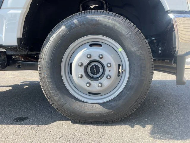 2025 Ford F-350 Super Duty Chassis Cab XL - Photo 8