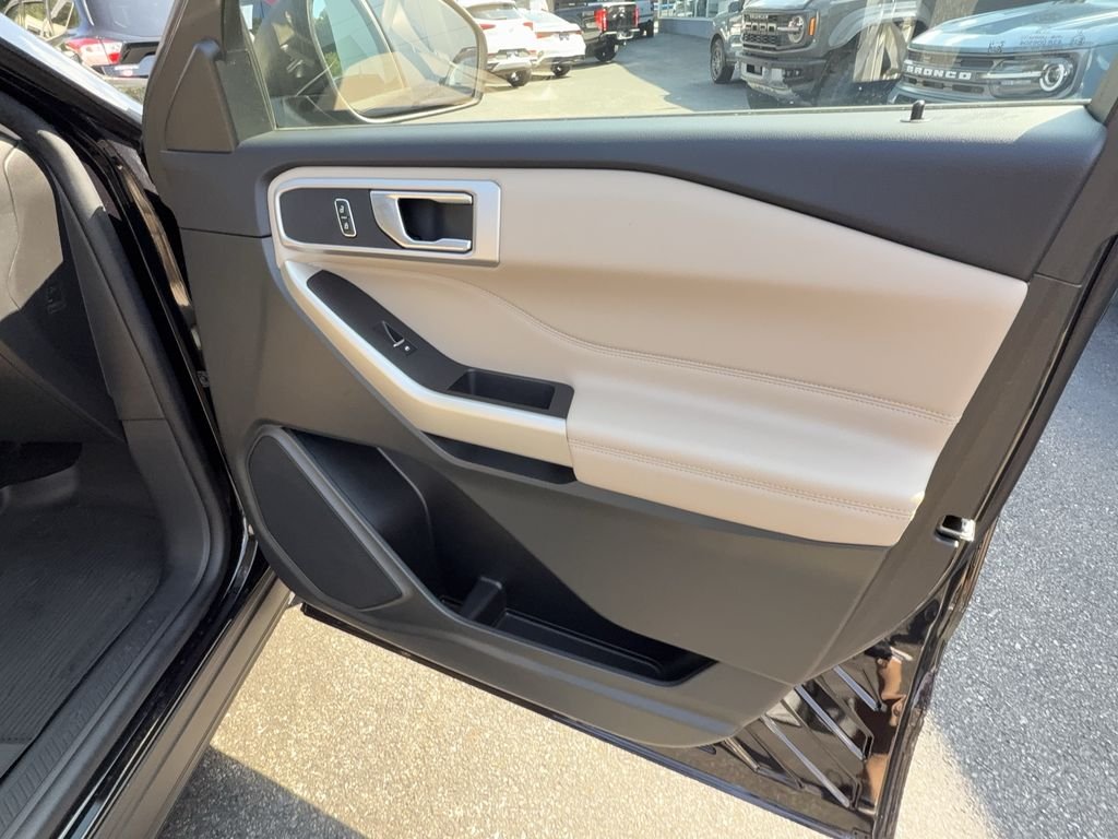 Used 2023 Black Ford XLT image 29