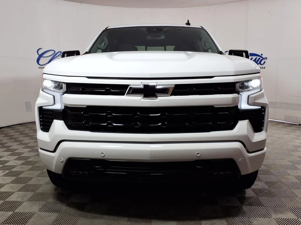 New 2026 Summit White Chevrolet RST image 3