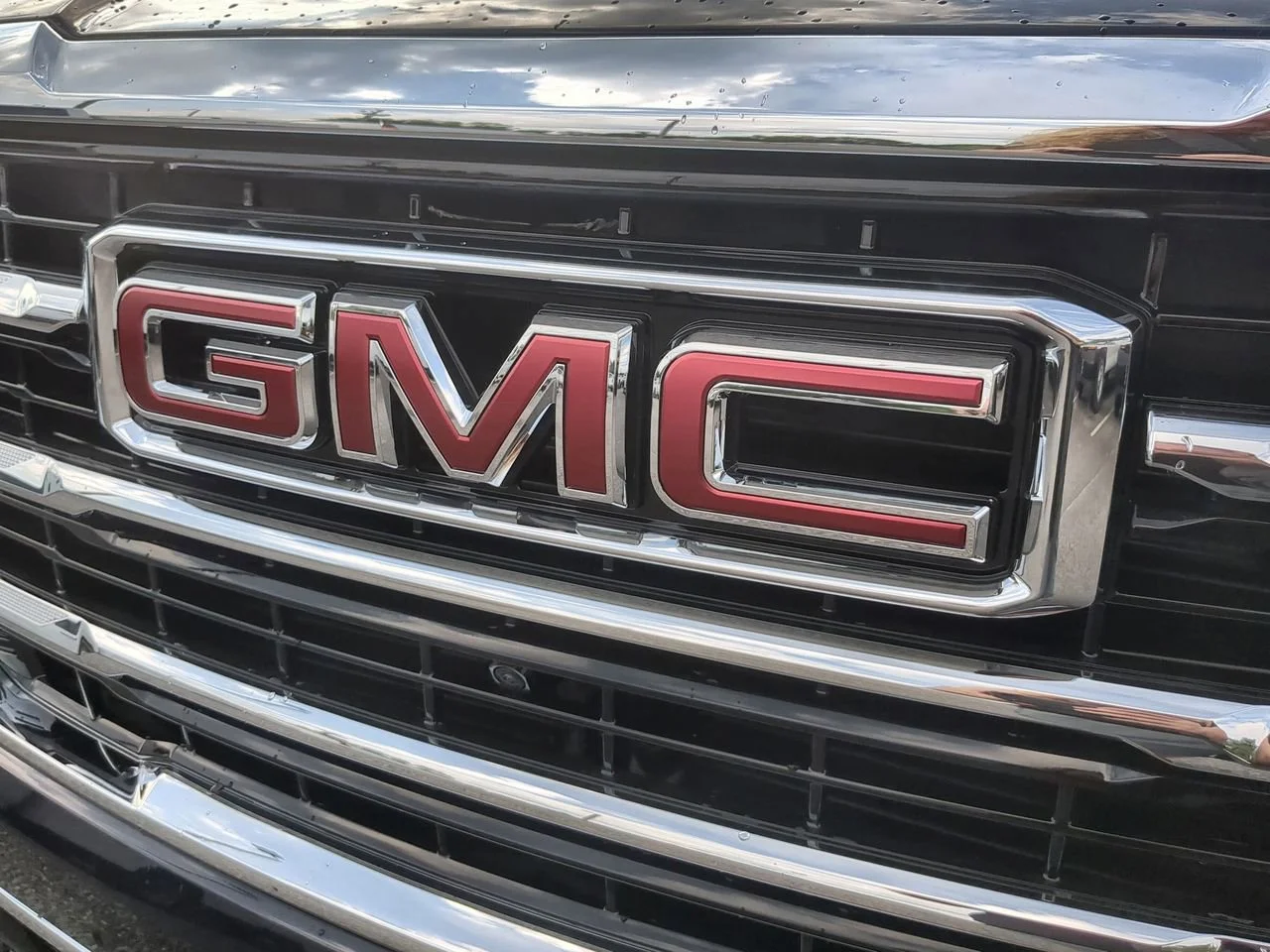 New 2026 Titanium Rush Metallic GMC Elevation image 32