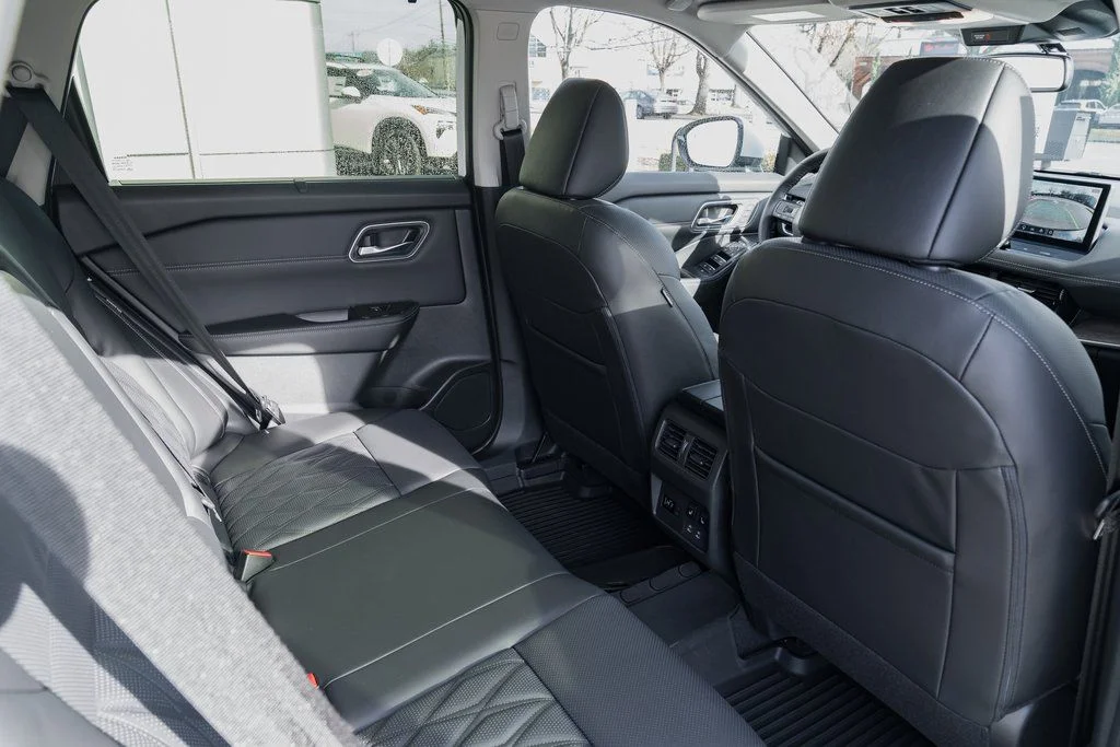 New 2026 Everest White Pearl TriCoat Nissan Platinum image 25