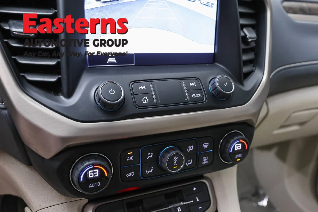 Used 2023 White GMC Denali image 22