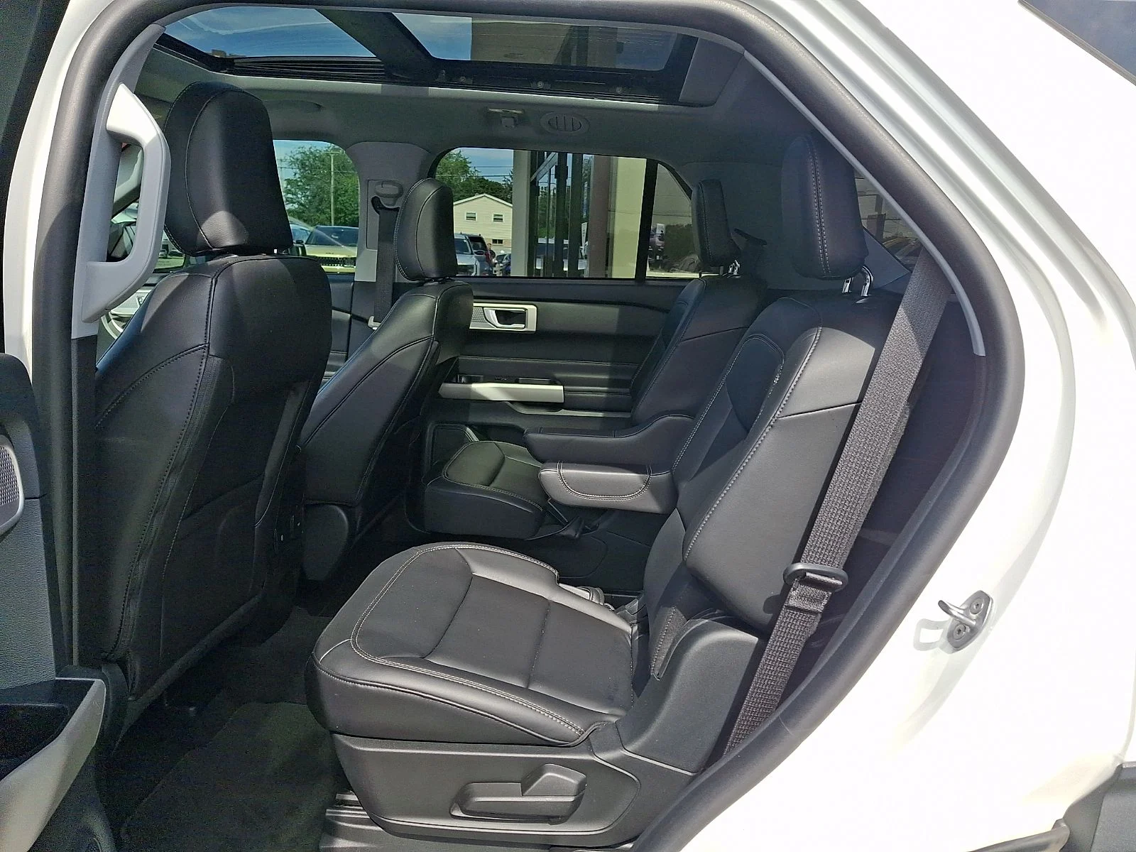Used 2023 White Ford XLT image 9