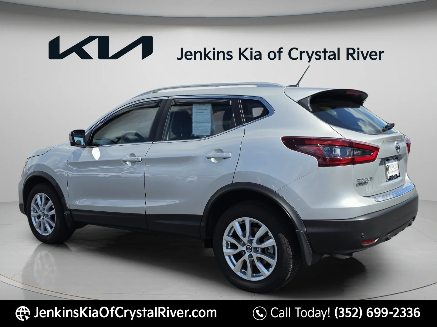 Used 2020 Brilliant Silver Metallic Nissan SV image 8