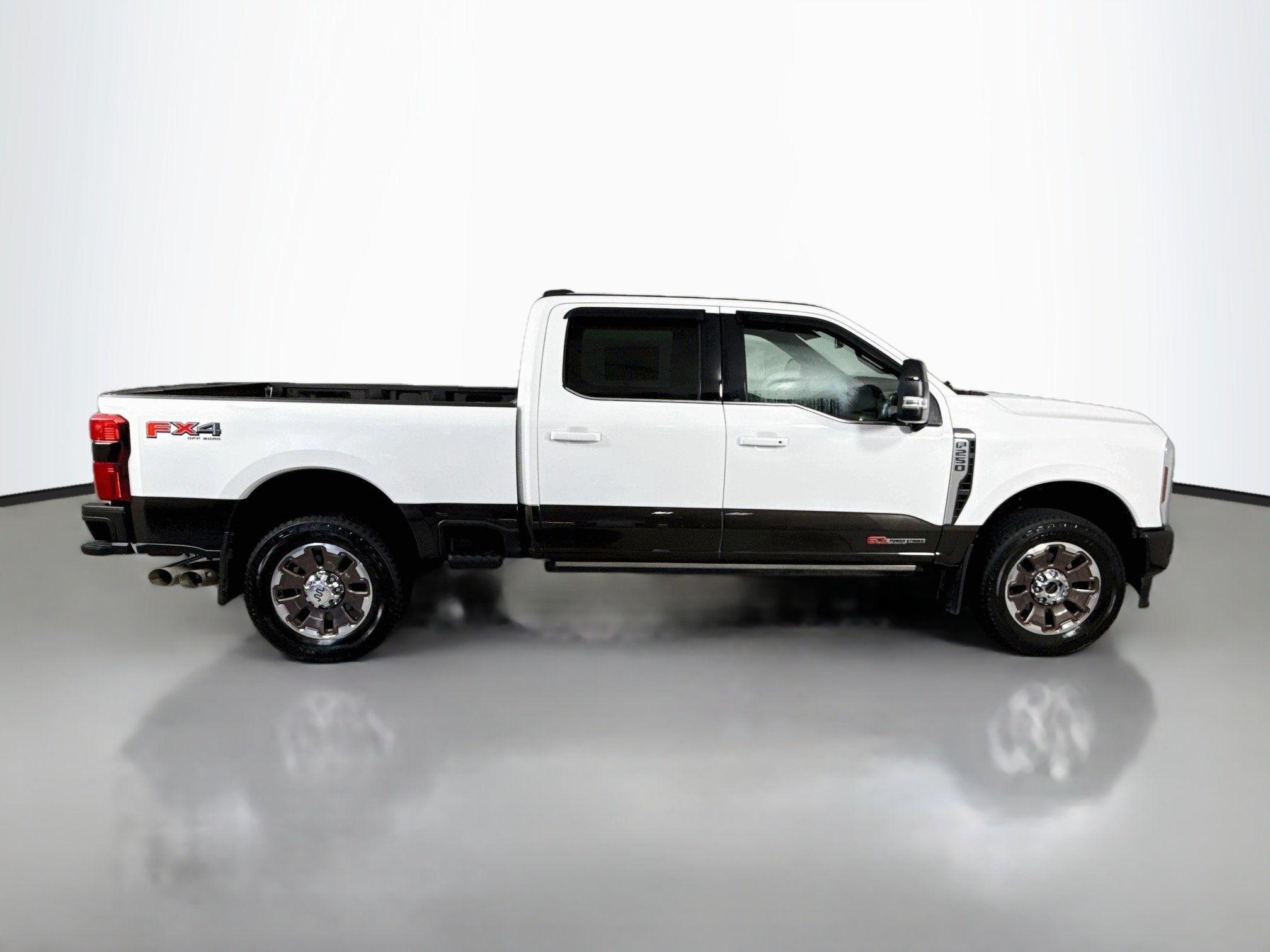 Used 2024  Ford King Ranch image 8