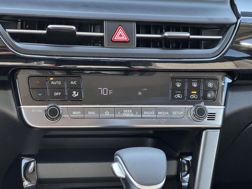 Used 2026 White Kia S image 20