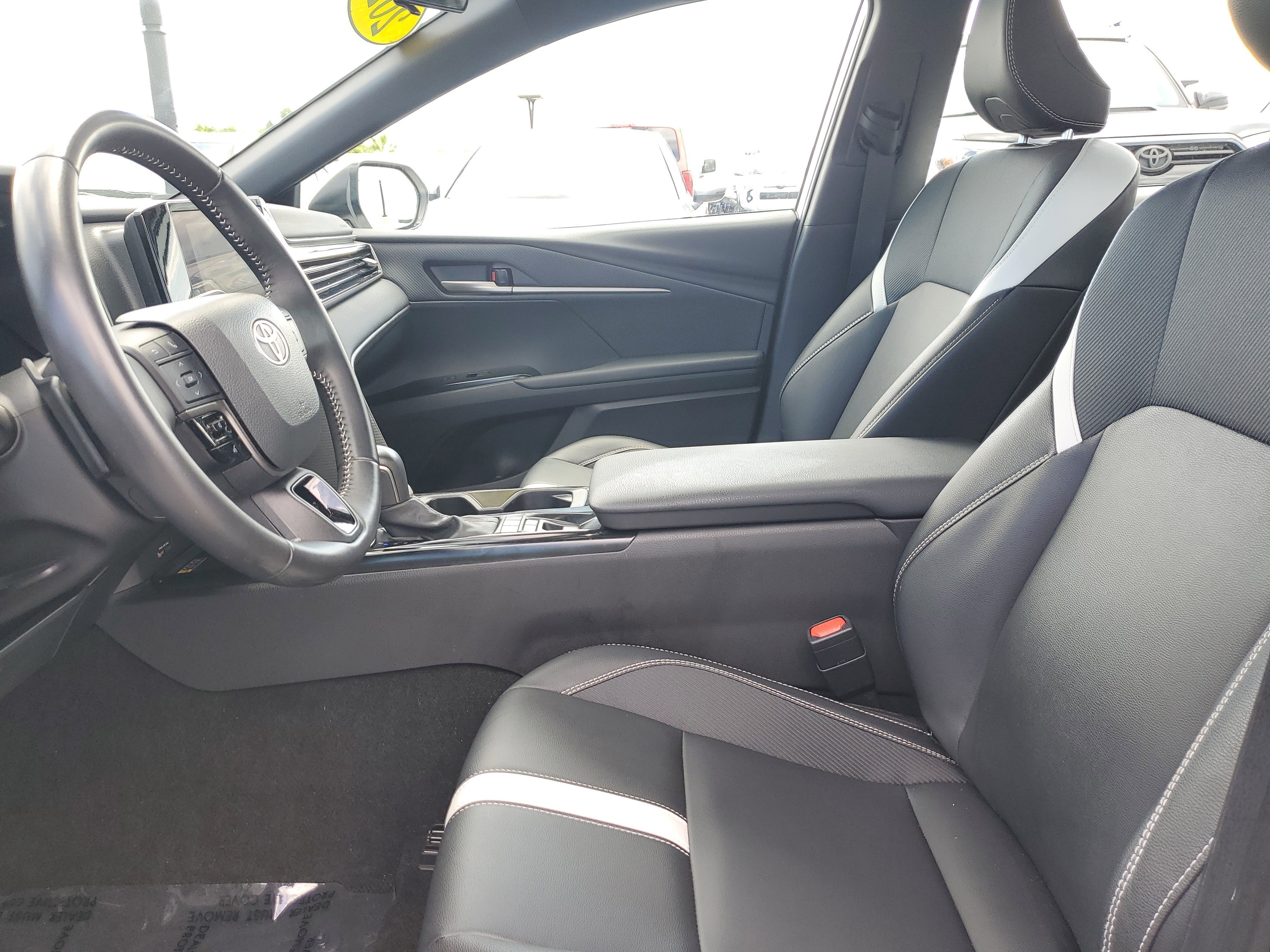 Certified Used 2025 Ice Toyota SE image 18
