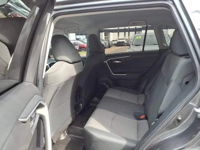 2023 Toyota RAV4 XLE - Photo 13