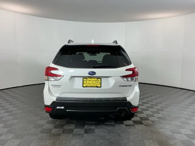 Used 2019 Crystal White Pearl Subaru Limited image 6