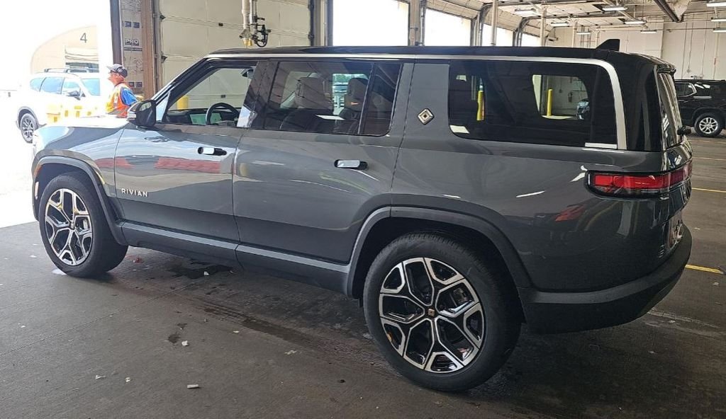Used 2024 Gray Rivian  image 4