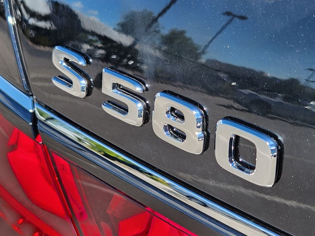 New 2027 Obsidian Black Metallic Mercedes-Benz S 580 4MATIC® image 10