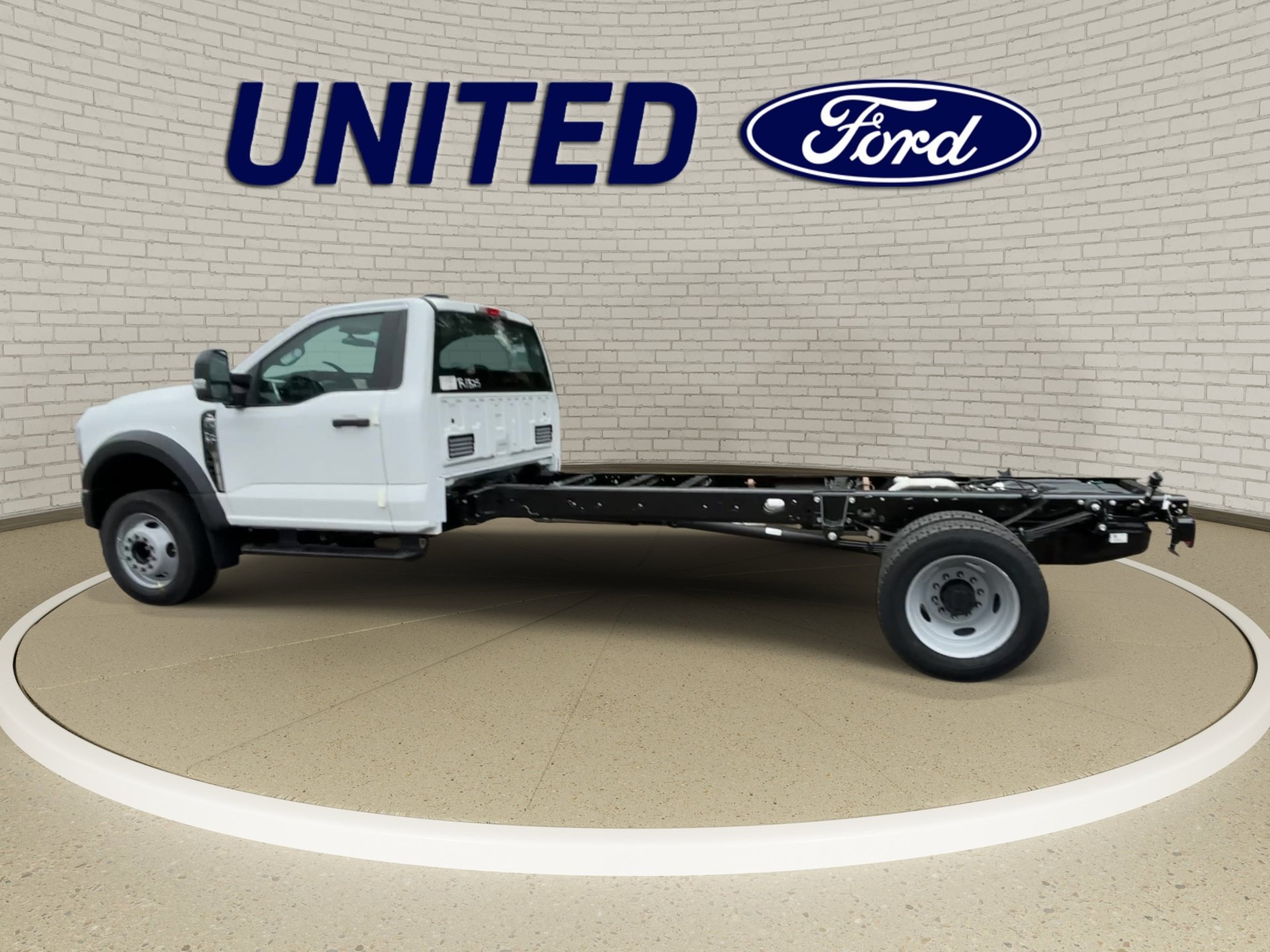 New 2026 Oxford White Ford F-550® XL image 7