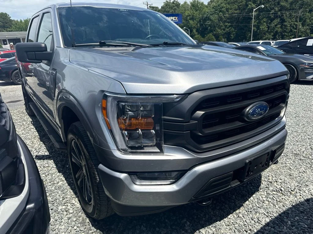 Used 2022 Silver Ford XLT image 2