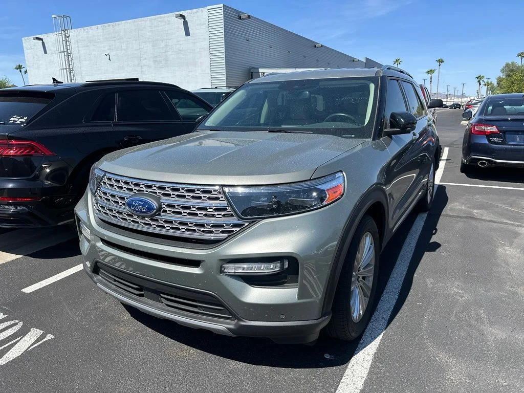 Used 2020 Green Ford Limited image 6
